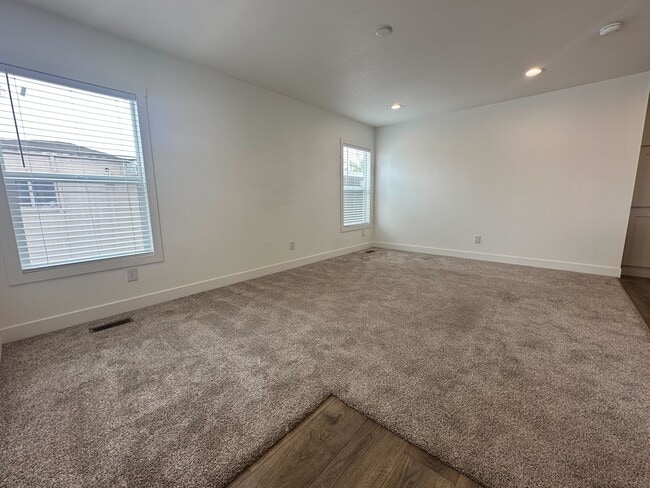 Photo - 2060 N Center St