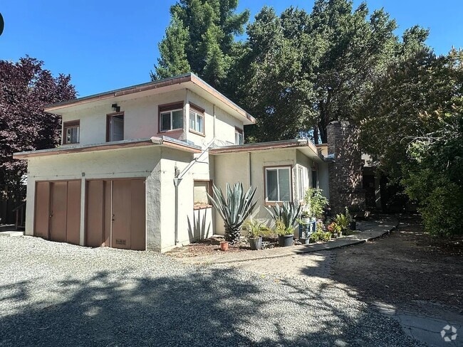 Building Photo - 1901 Cooley Ave Unit #2 Rental