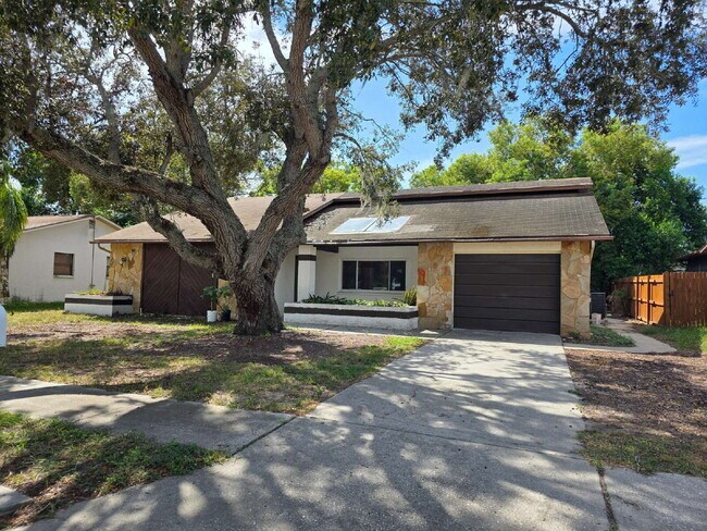 Building Photo - 2 bedroom house for rent