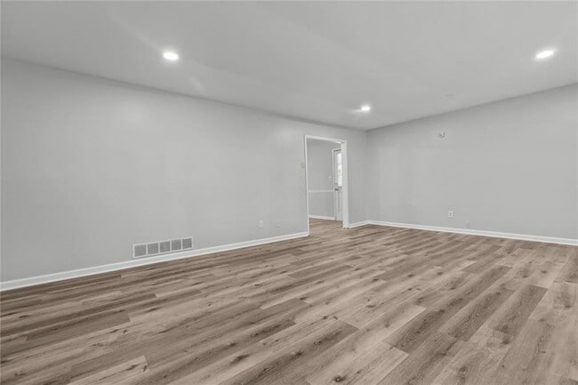 Photo - 1834 Dogwood Ct SW