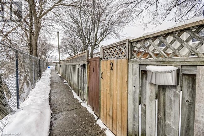 Photo - 80 Brooklyne Rd