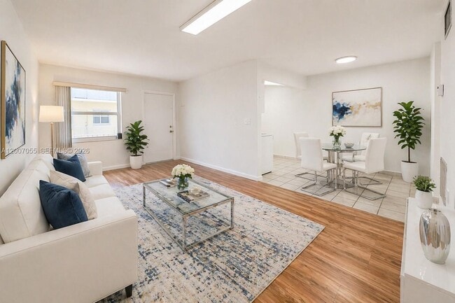 Photo - 1747 Rodman St Unit 308