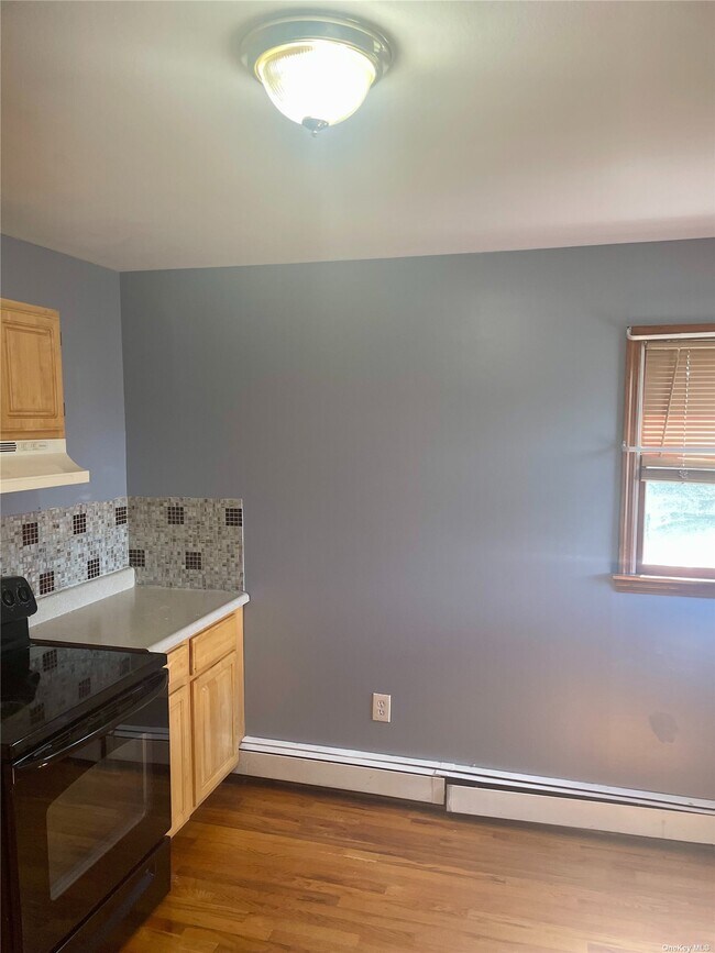 317 12th St House House Rental in West Babylon, NY