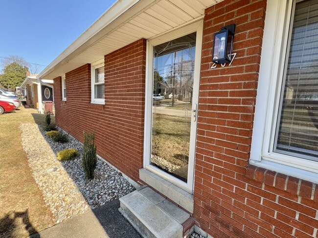 Photo - 207 Beecher St