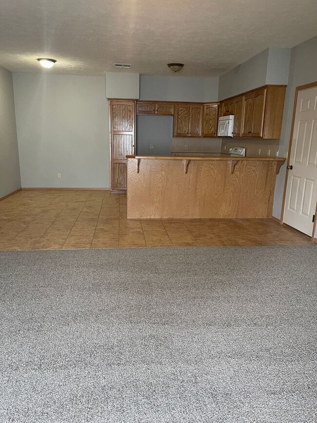Photo - 705-707 E Watermill Cir
