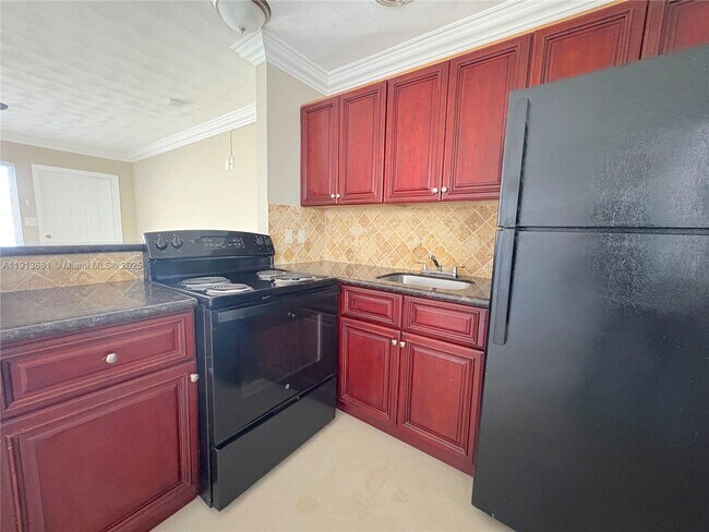 Photo - 2809 Middle River Dr Unidad 2