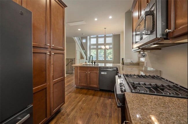 Photo - 2816 Leeland St
