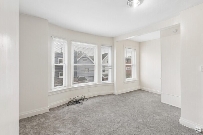 2BR, 1BA - 900SF - Bedroom - 641 Collins St