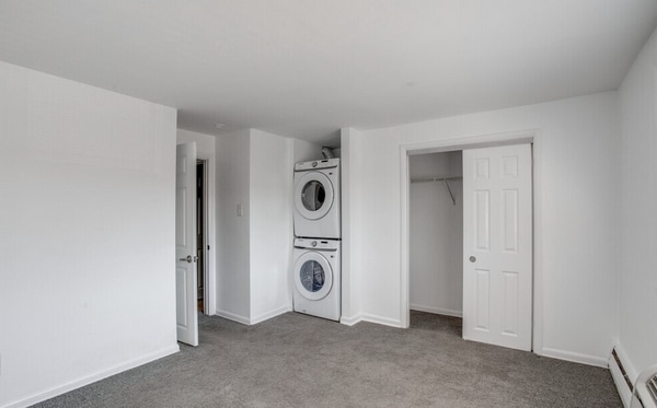 Bedroom-Renovated (1BR,1BA 600 SF)