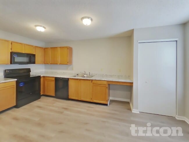 Photo - 121 Winterwood Dr