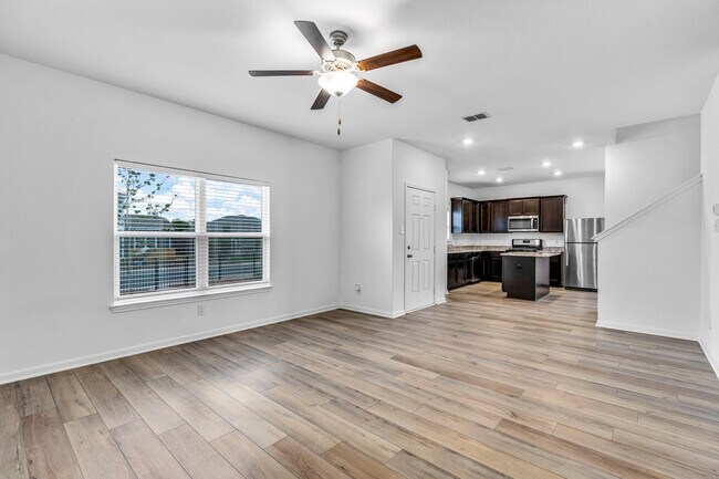 Photo - 10825 Emerick St