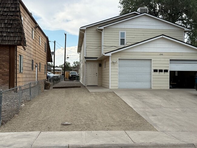 Building Photo - 1240 Bunting Ave Unit 1 Rental