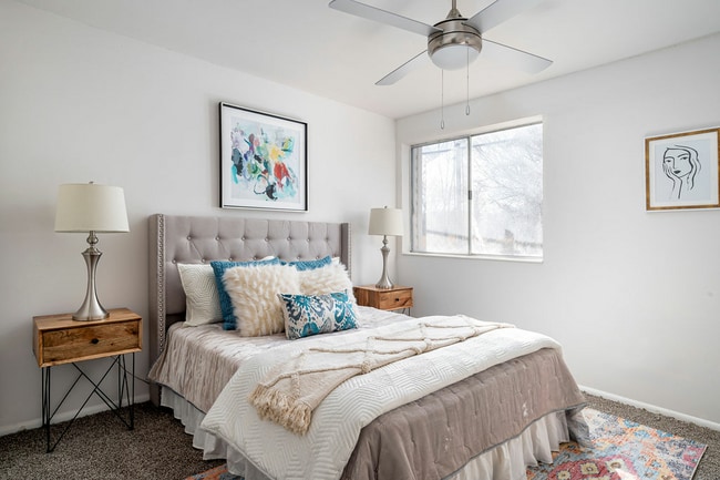 jordanvillage3.jpg - Jordan Village Apartments