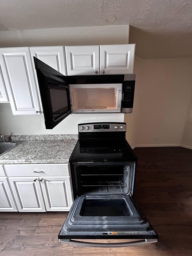 Photo - 1148 Northfield Rd Unit B
