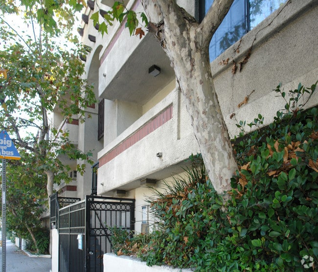 Photo - Lido Apartments - 3502 Jasmine Ave