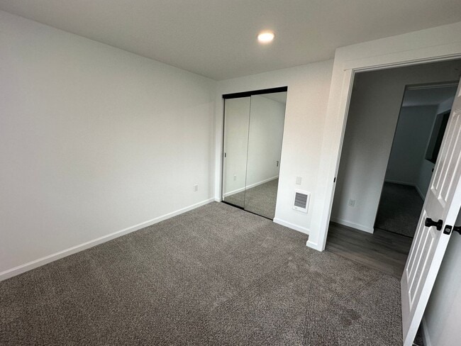 Photo - 1527 Santiam Hwy SE Unit Santiam 1527 #2