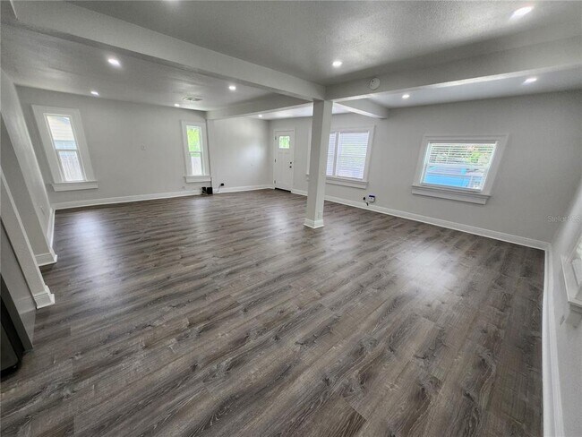 Photo - 3924 45th Ave N