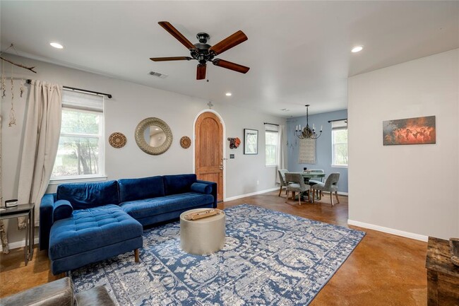 Photo - 719 Birch Ln