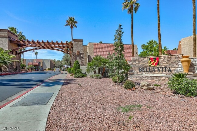 Photo - 5081 River Glen Dr Unidad 127