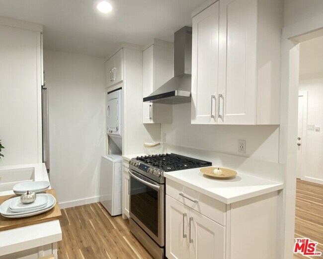 Photo - 2948 Exposition Blvd Unit 5