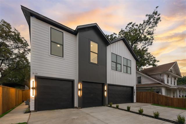 Photo - 217 W Yarmouth St