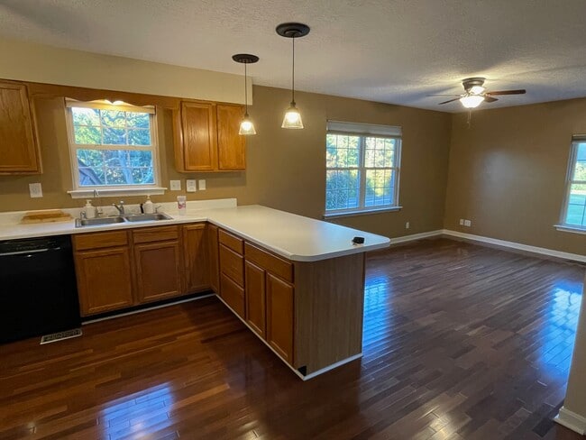 Building Photo - 2743 Rutland Rd Unit Apartment 1