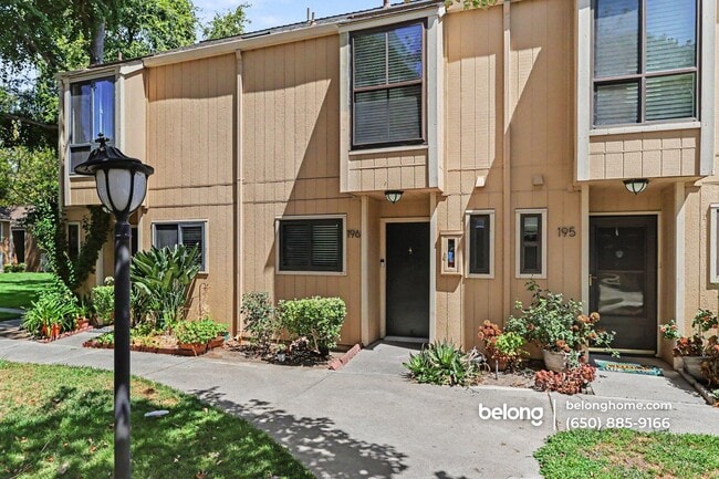 Building Photo - 9005 Alcosta Blvd