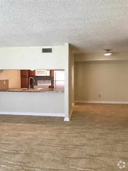 Building Photo - 1947 Greenbriar Colony Dr Unit 15524-F Rental