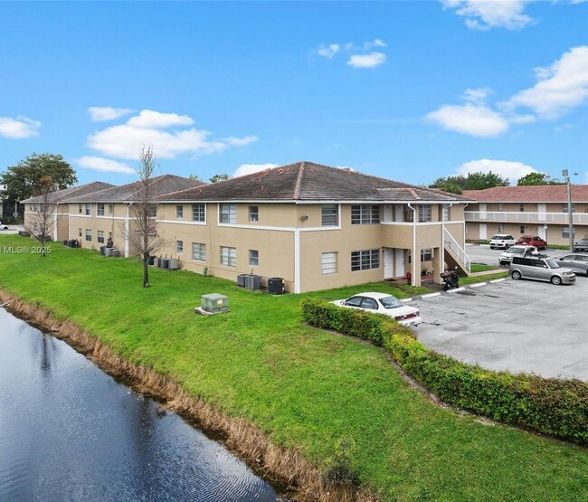 Photo - Beautiful 2/2 Unit at Lakewood Village at Coral Springs