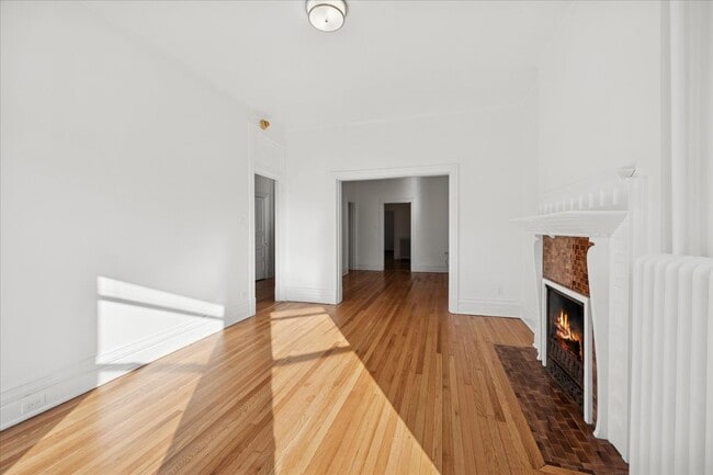 Photo - 3 E Quincy St