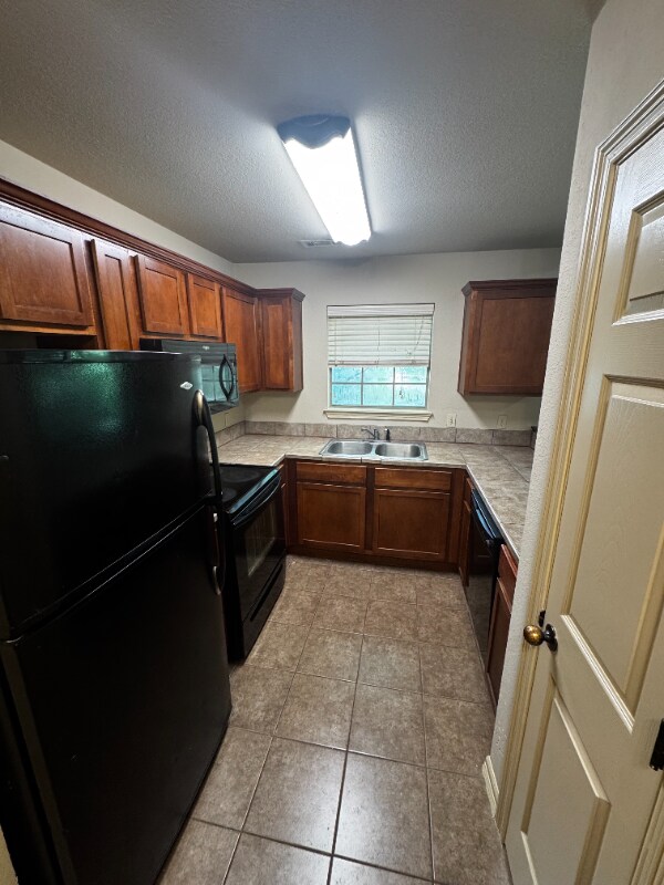 Photo - 1760 N Chestnut Ave