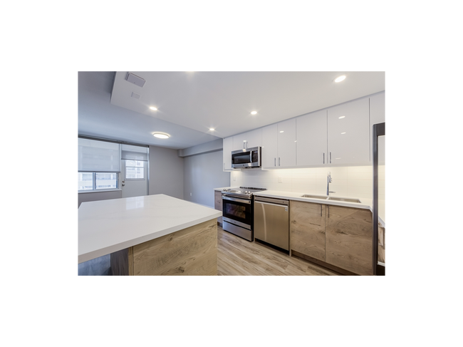 Photo - 70 Parkwoods Village Dr