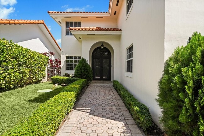 Photo - 911 SW 57th Ave