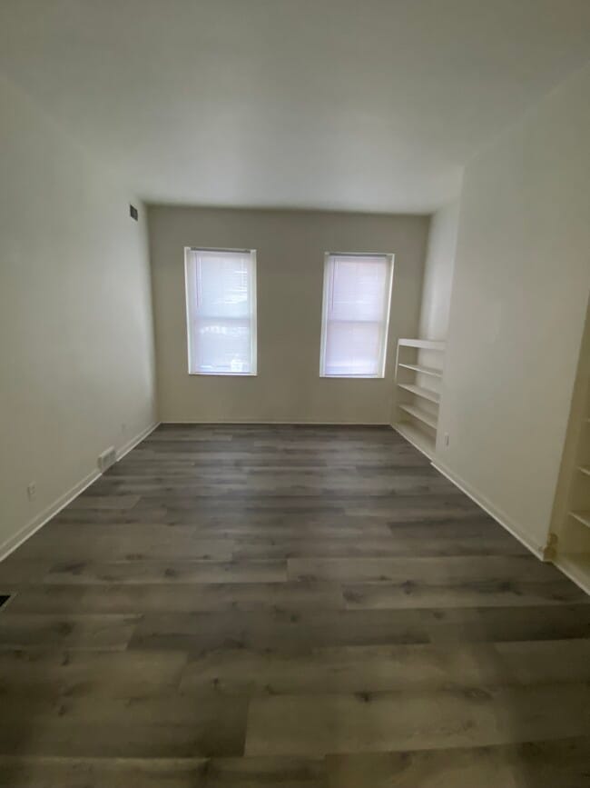 Photo - 2320 E Carson St Unit 2