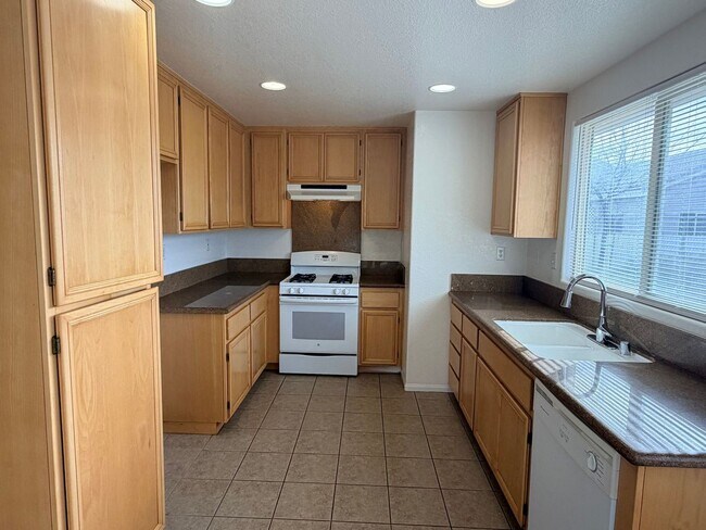 Photo - 9236 Peach Ave Unit B