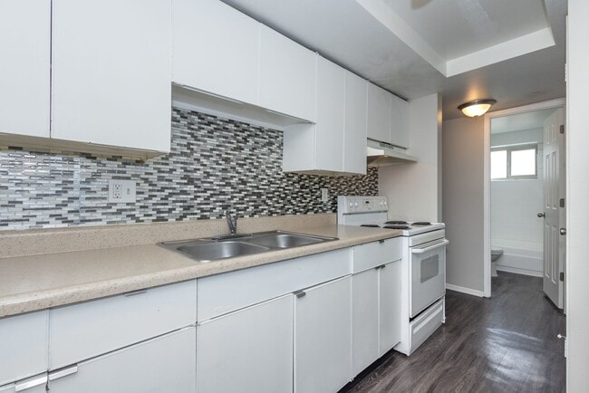 Building Photo - 809 N Dexter St Unit 404