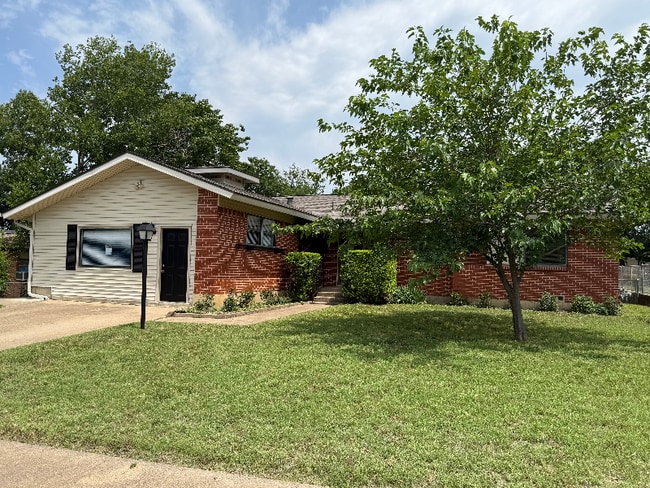 Photo - 8274 Lifford Pl House