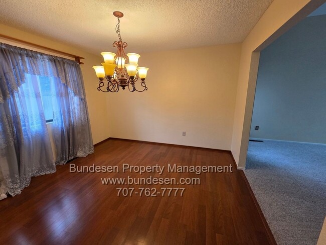 Photo - Spacious 4bd/2.5ba in "M" section of Rohnert Park