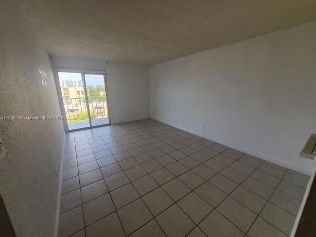Building Photo - 801 NW 47th Ave Unit 808W-808W Rental