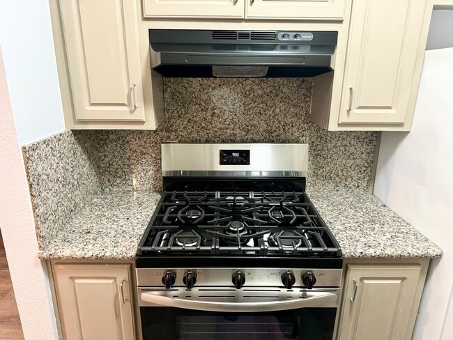 Photo - 4549 Greenholme Dr Unit 4