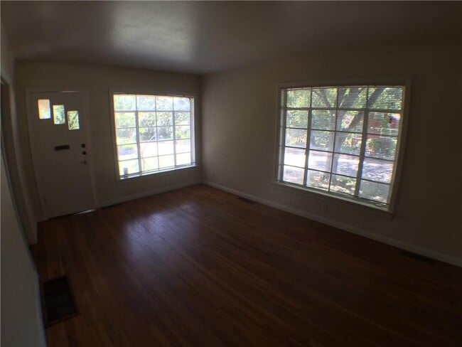 Photo - 2000 Schulle Ave