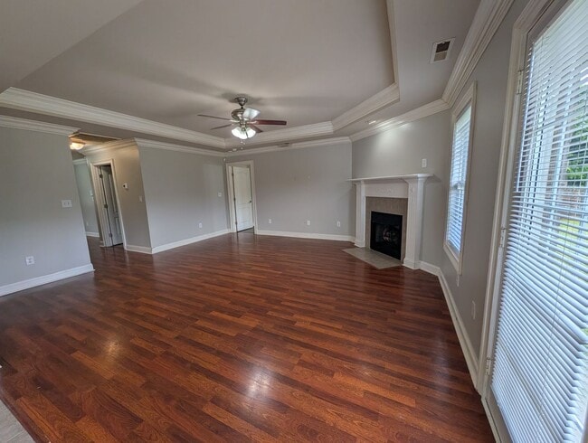 Photo - Half off first full month rent move in special!