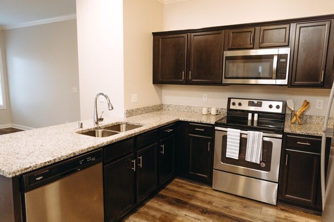 Building Photo - Laurel Ridge