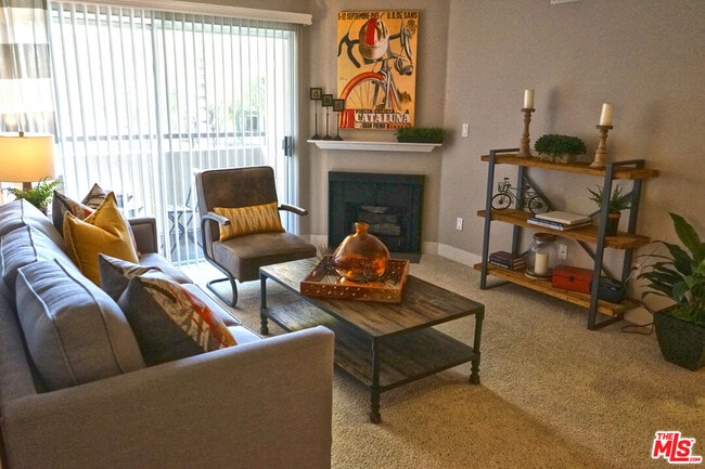 Photo - 151 E Holly St Unidad 9-103