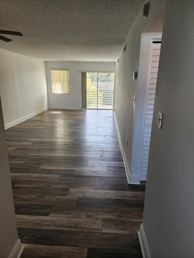 Building Photo - 1100 Ponce de Leon Cir Unit N306