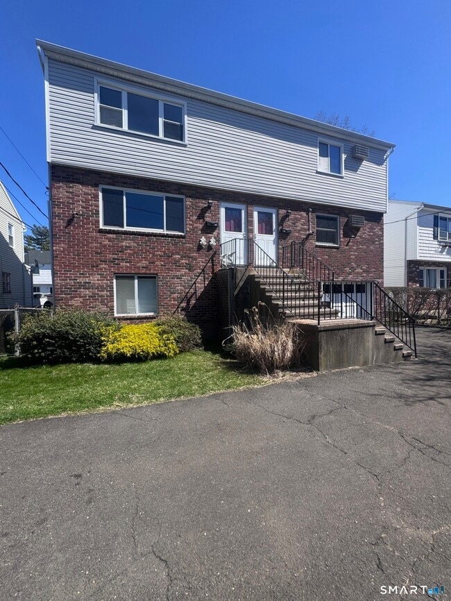 Building Photo - 86 Harbor Dr Unit 88