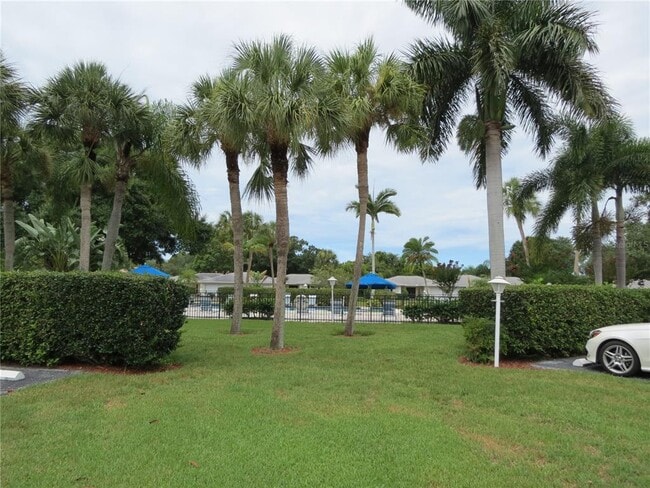 Photo - 7193 W Country Club Dr N Unit 138