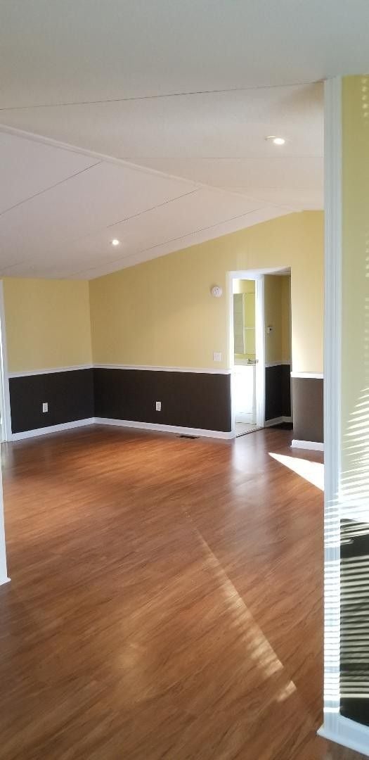 Photo - BIG AND ROOMIE! BIG AND ROOMIE!