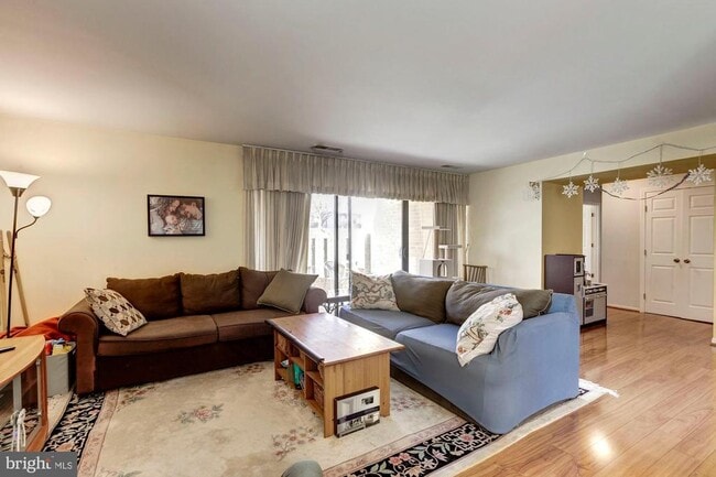 Photo - 150 Monroe St Unit 102