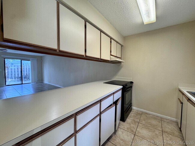 Photo - 704 Riverside Dr